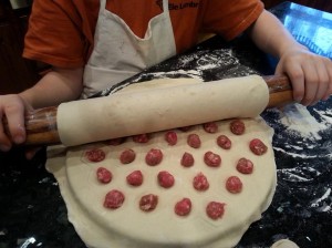 Rolling Pelmeni mold