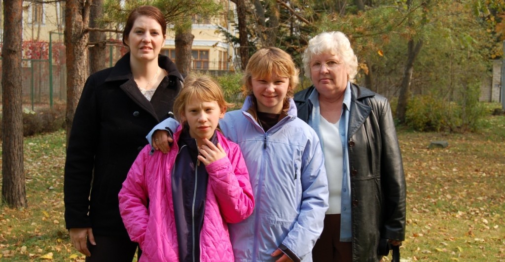 Emily Simmons withe her sister and new mother and new grandmother